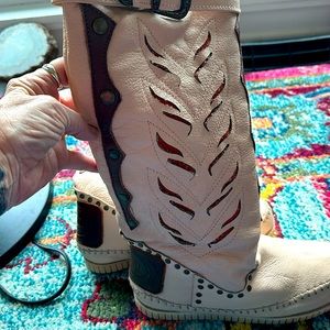 DINGO SUPER CUTE AND COMFY BOOTS (Moccasin style boots)💜🩷💜